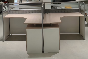 【Screened Executive Desk】 No Distractions in Open Offices, Focus on Work Easily – Your Personal "Efficiency Zone"